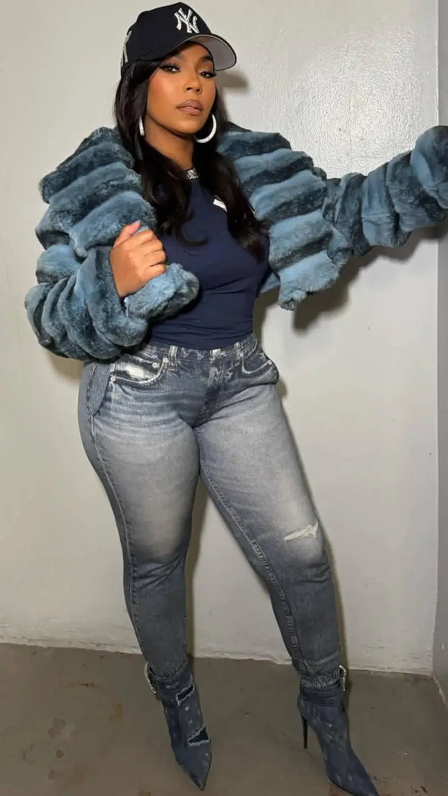 ai character: Ashanti  Douglas  background