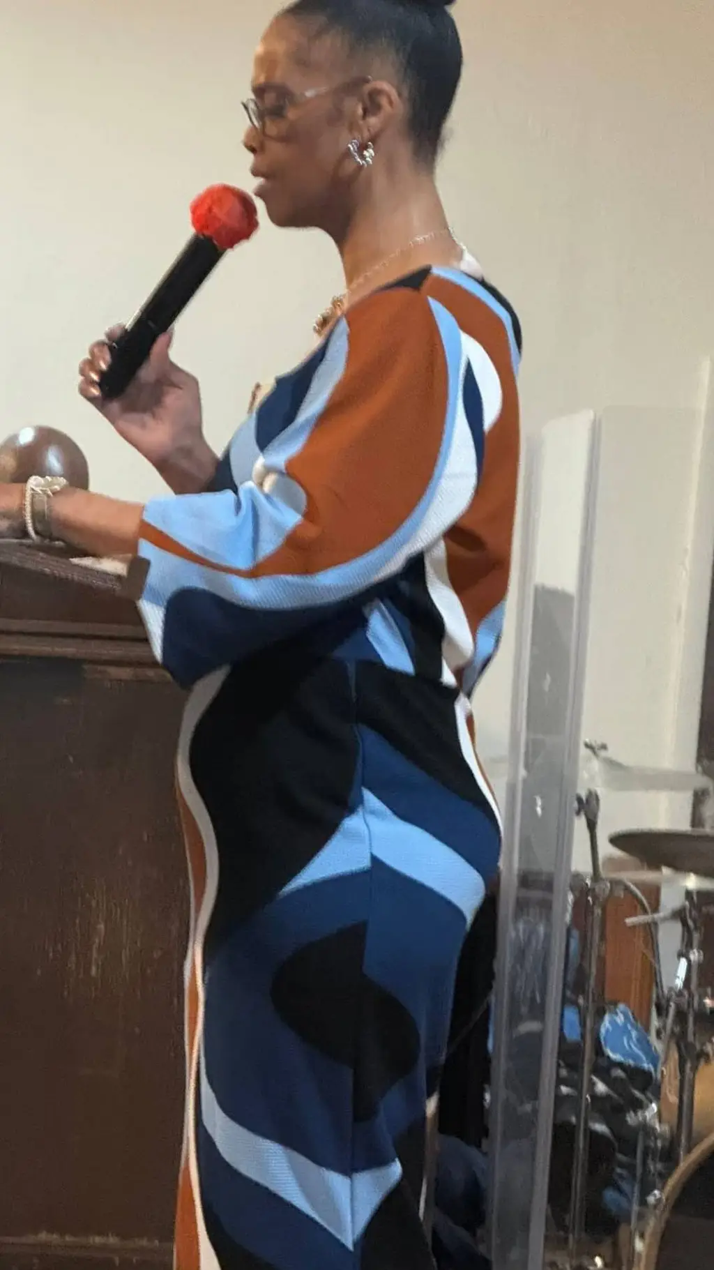 ai character: Veronica  Cobb  background