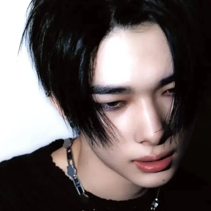 chat with ai character: ni-ki