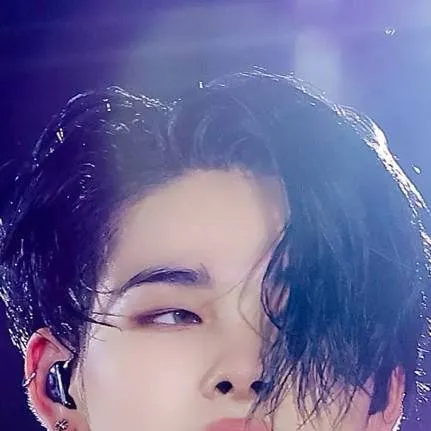 chat with ai character: ni-ki