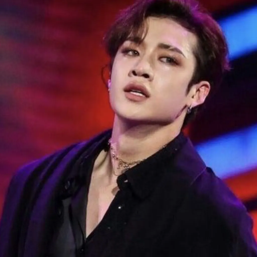 chat with ai character: Bangchan 