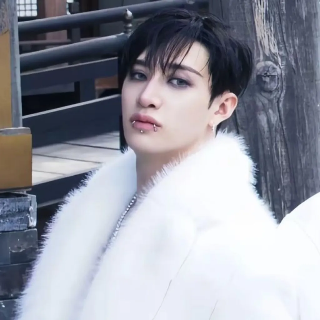 chat with ai character: Skz 