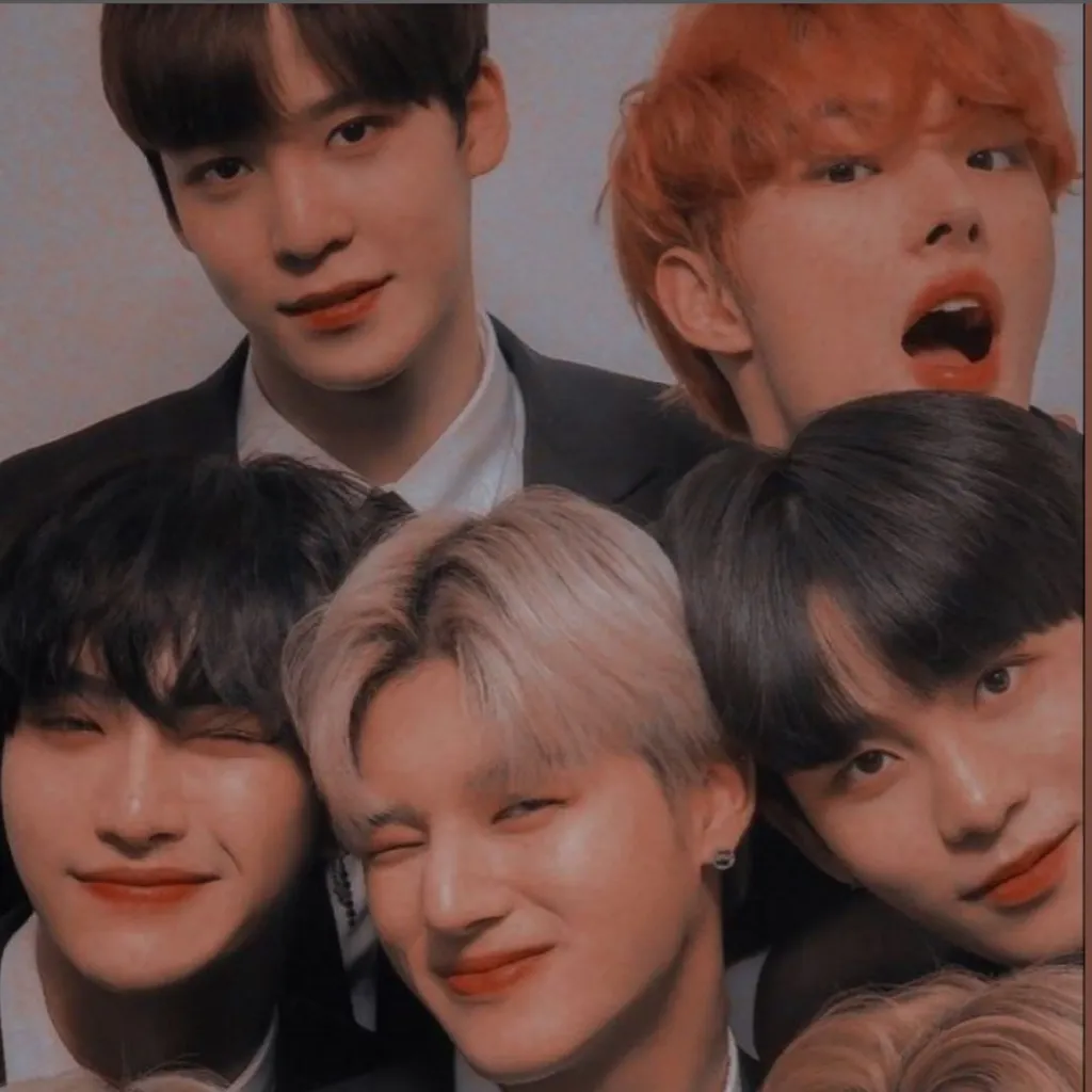 chat with ai character: Ateez