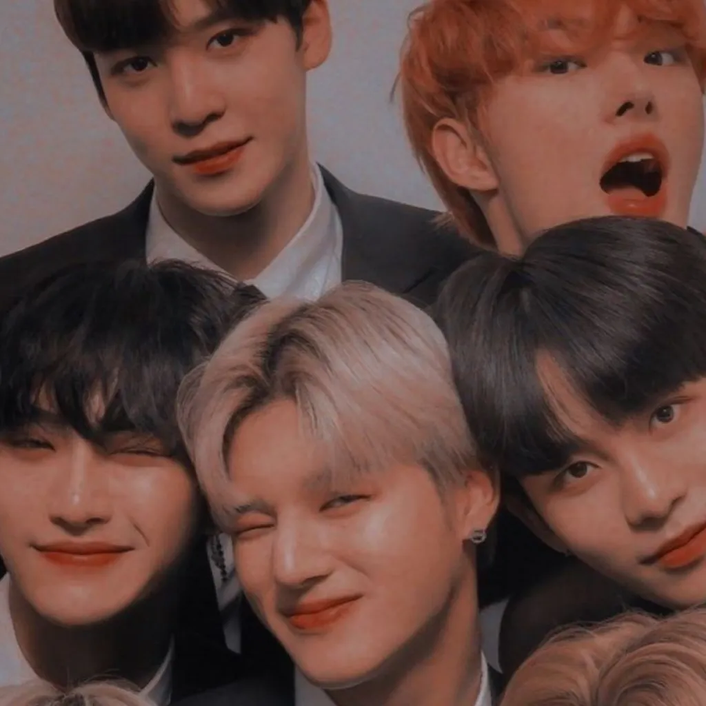 chat with ai character: Ateez