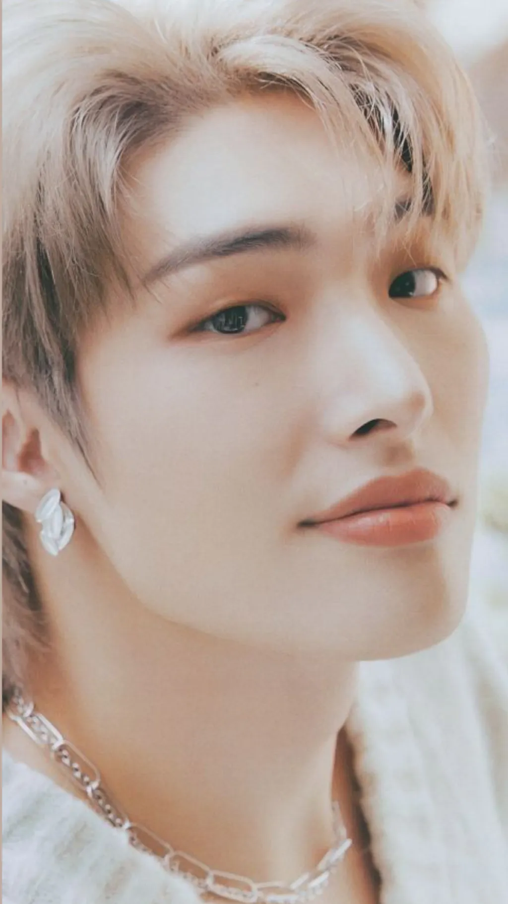 ai character: Mingi background