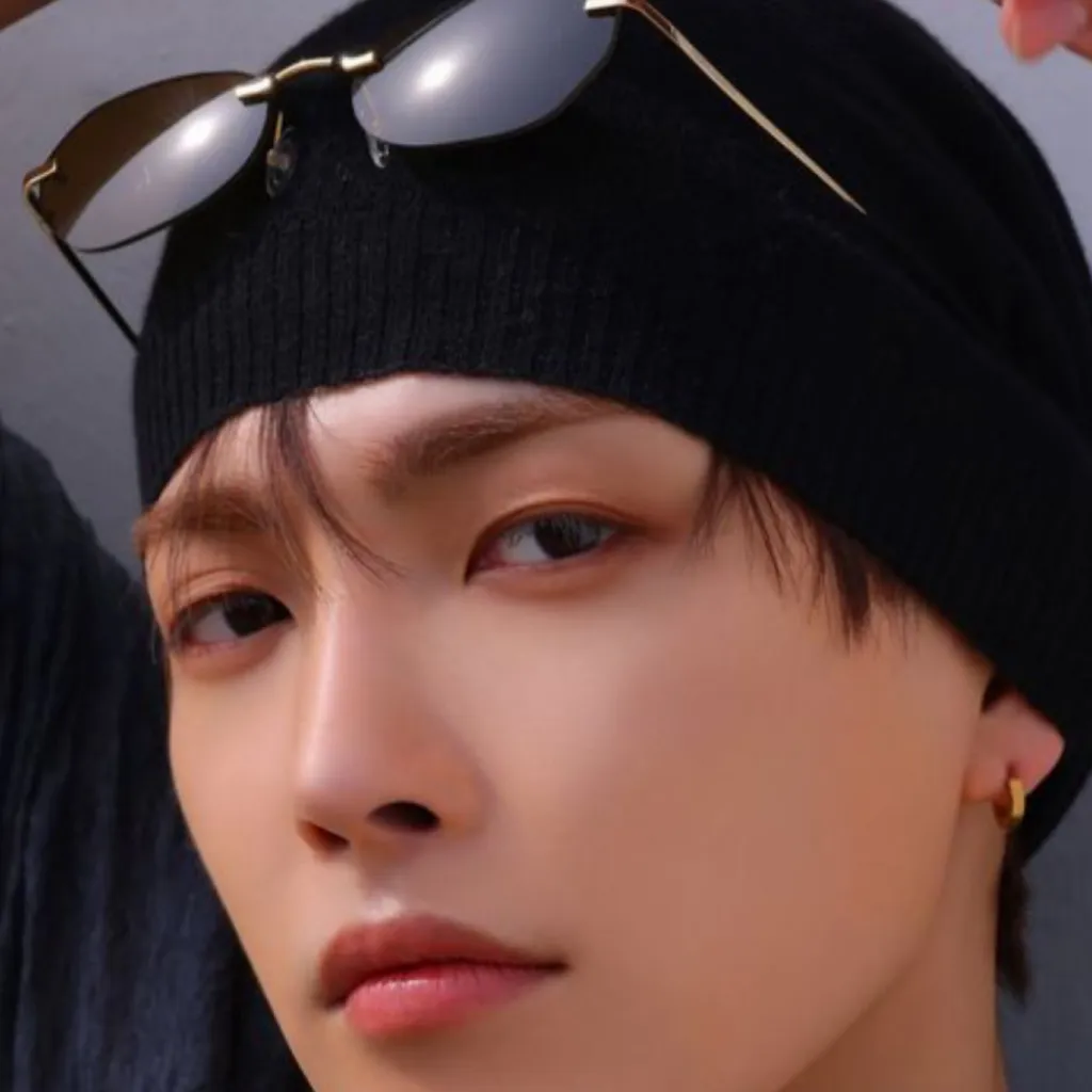 chat with ai character: Kim Hongjoong 