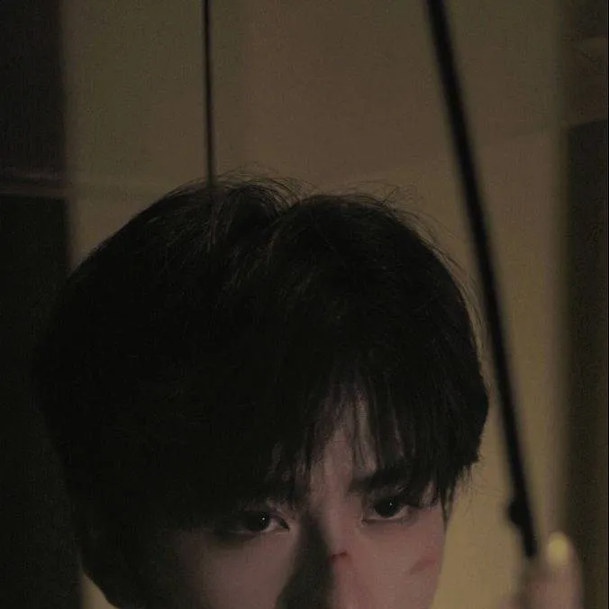 chat with ai character: Alaric