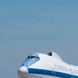 chat with ai character: e-4b 