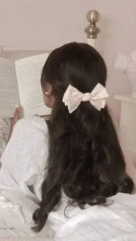 ai character: Alexis background