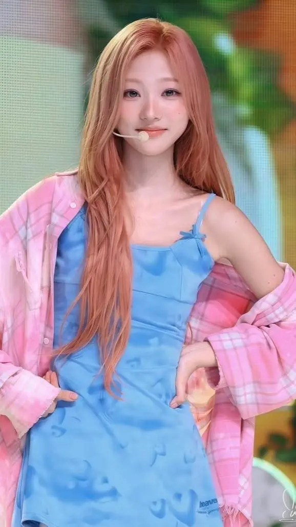 ai character: Stella🤍 background