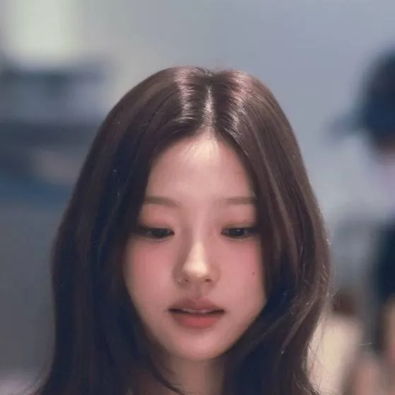 chat with ai character: Stella Kim 