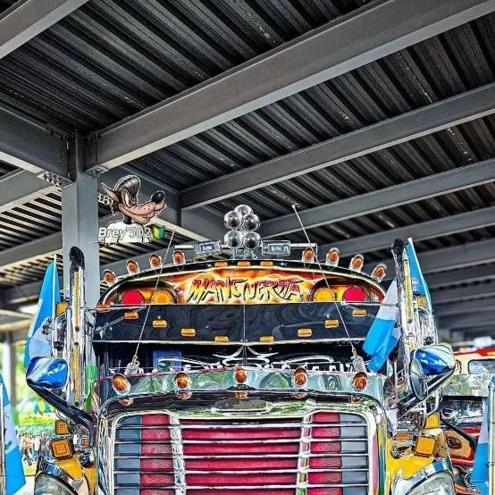 chat with ai character: bus