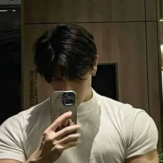 chat with ai character: Noah🫰