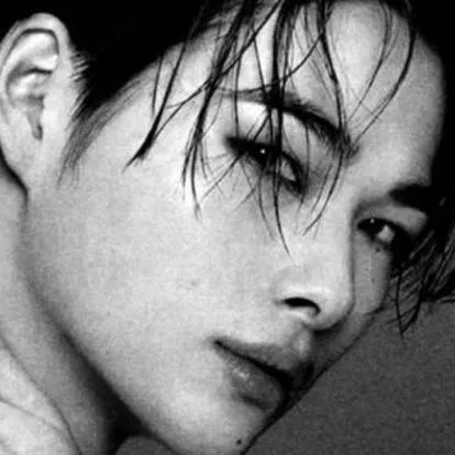 chat with ai character: Niki