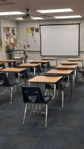 Talkie AI - Chat with class room💞