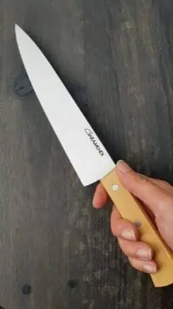 ai character: cuchillo 👻 background