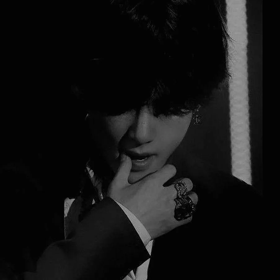 chat with ai character: Obsessed Enemy 