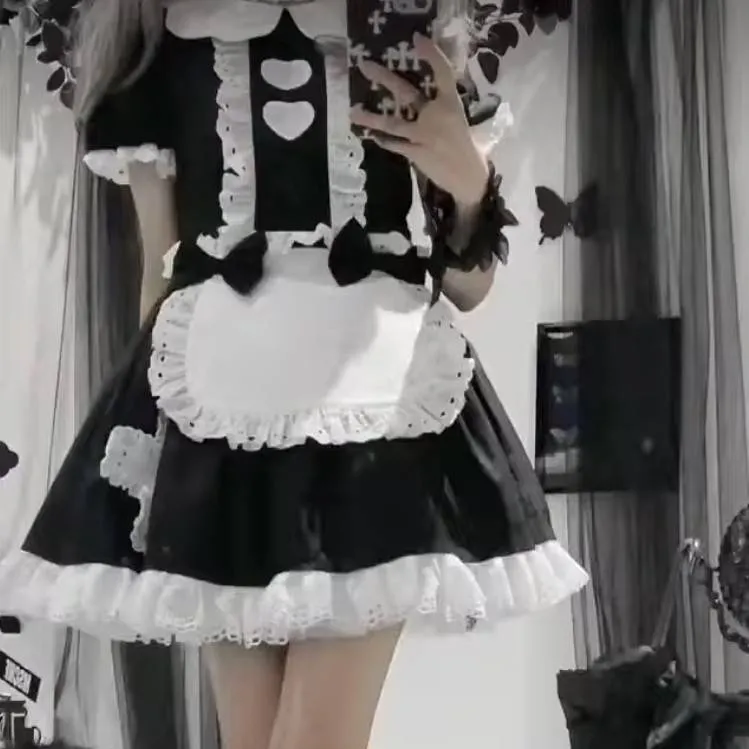 chat with ai character: Maid