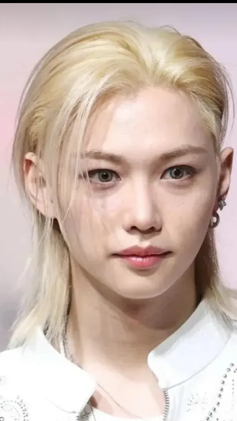 ai character: Felix  background