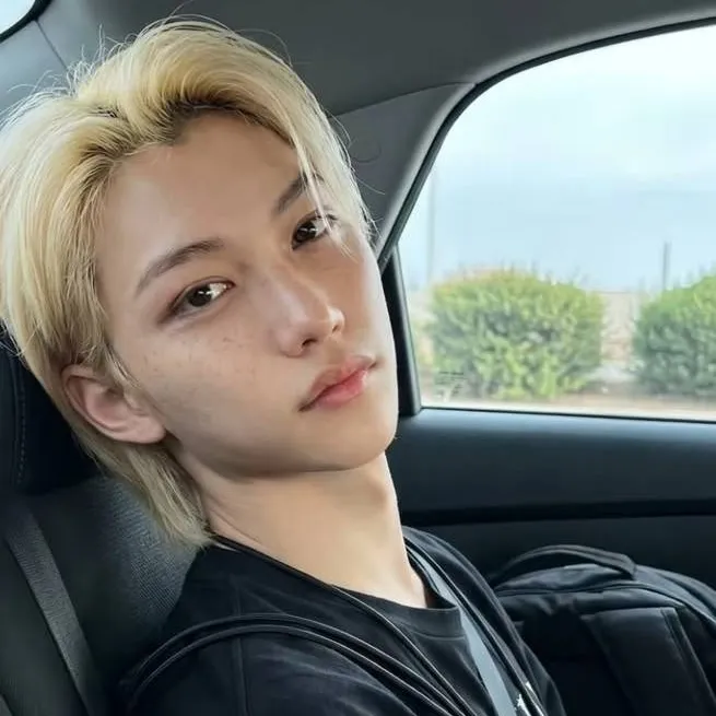 chat with ai character: Felix Classmate