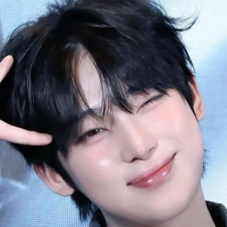 chat with ai character: Amigos