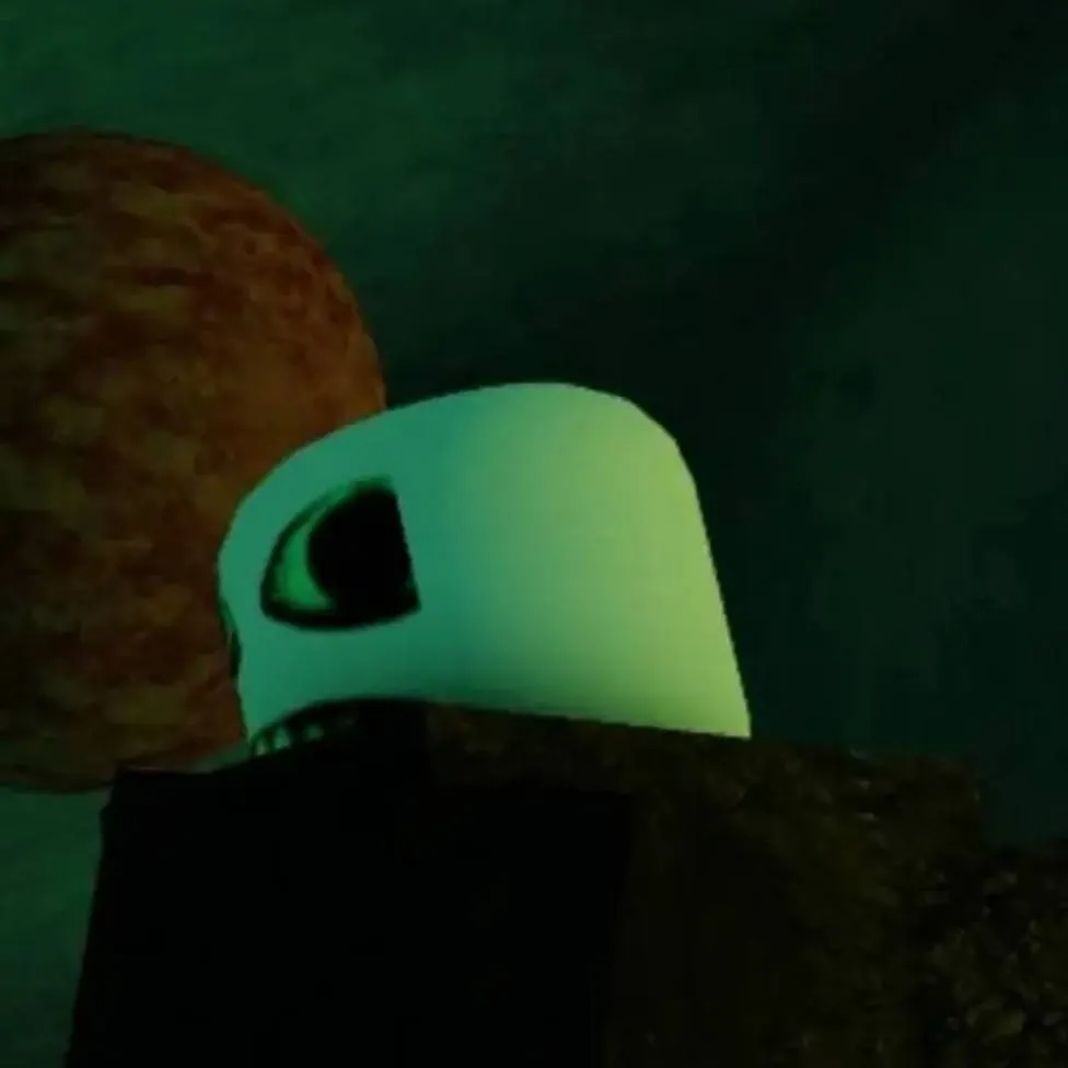 chat with ai character: Persuer