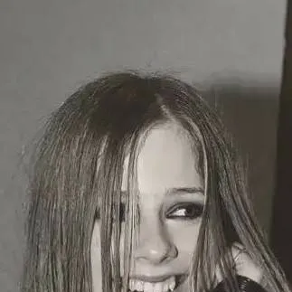 chat with ai character: avril Lavigne