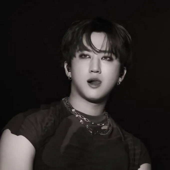 chat with ai character: SEO CHANGBIN🛐🫦