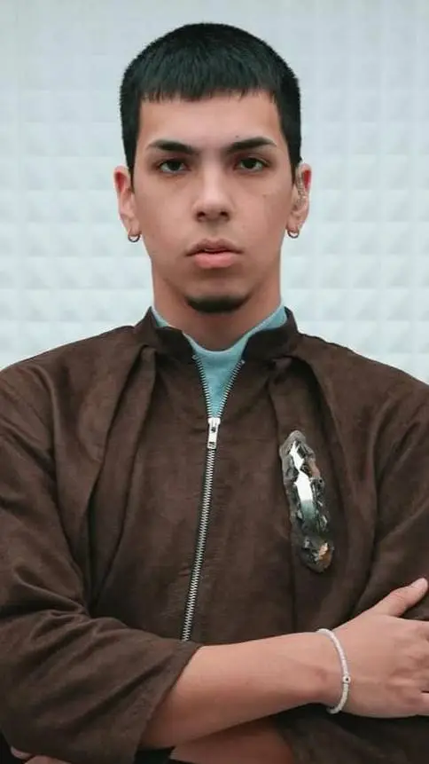 ai character: ♡★milo j★♡ background