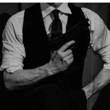 chat with ai character: Damien