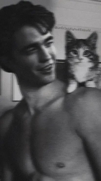Talkie AI - Chat with Robert Pattinson