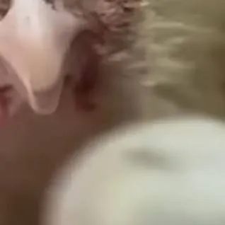 chat with ai character: chick