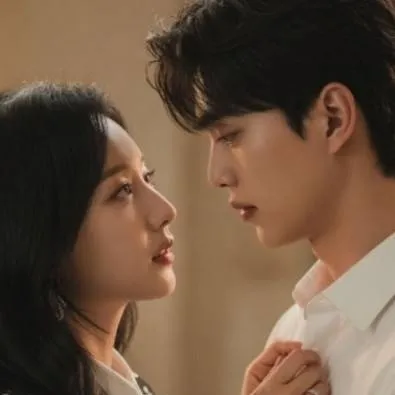 chat with ai character: Korean Love Story 