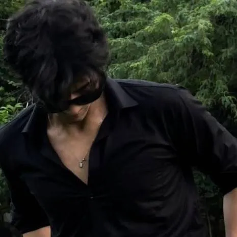 chat with ai character: Jhon (horror)