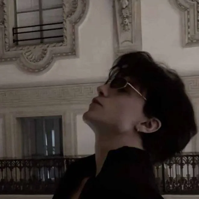 chat with ai character: Cedric Wilson