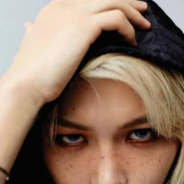 chat with ai character: felix yongbok lee