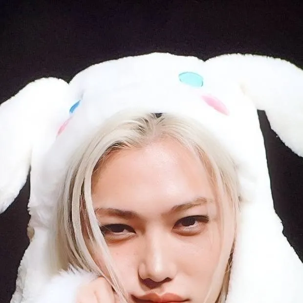 chat with ai character: 🐥felix lee