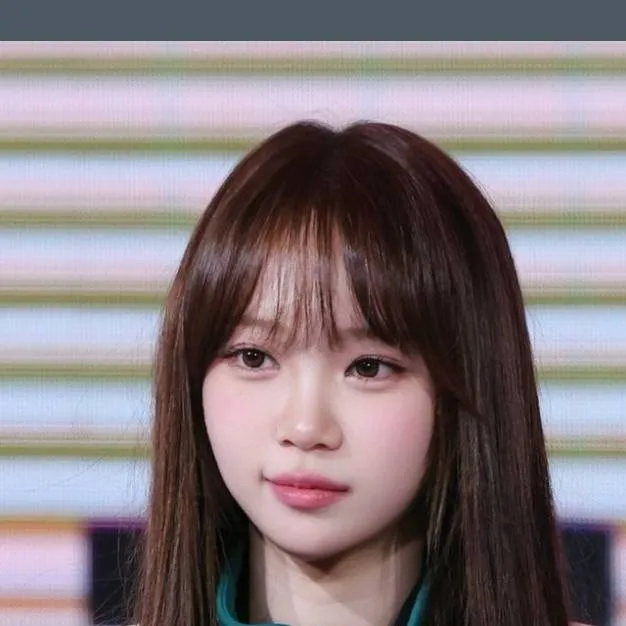 chat with ai character: Hanni 