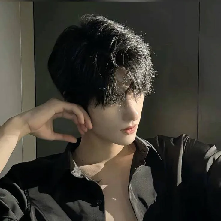 chat with ai character: Alex