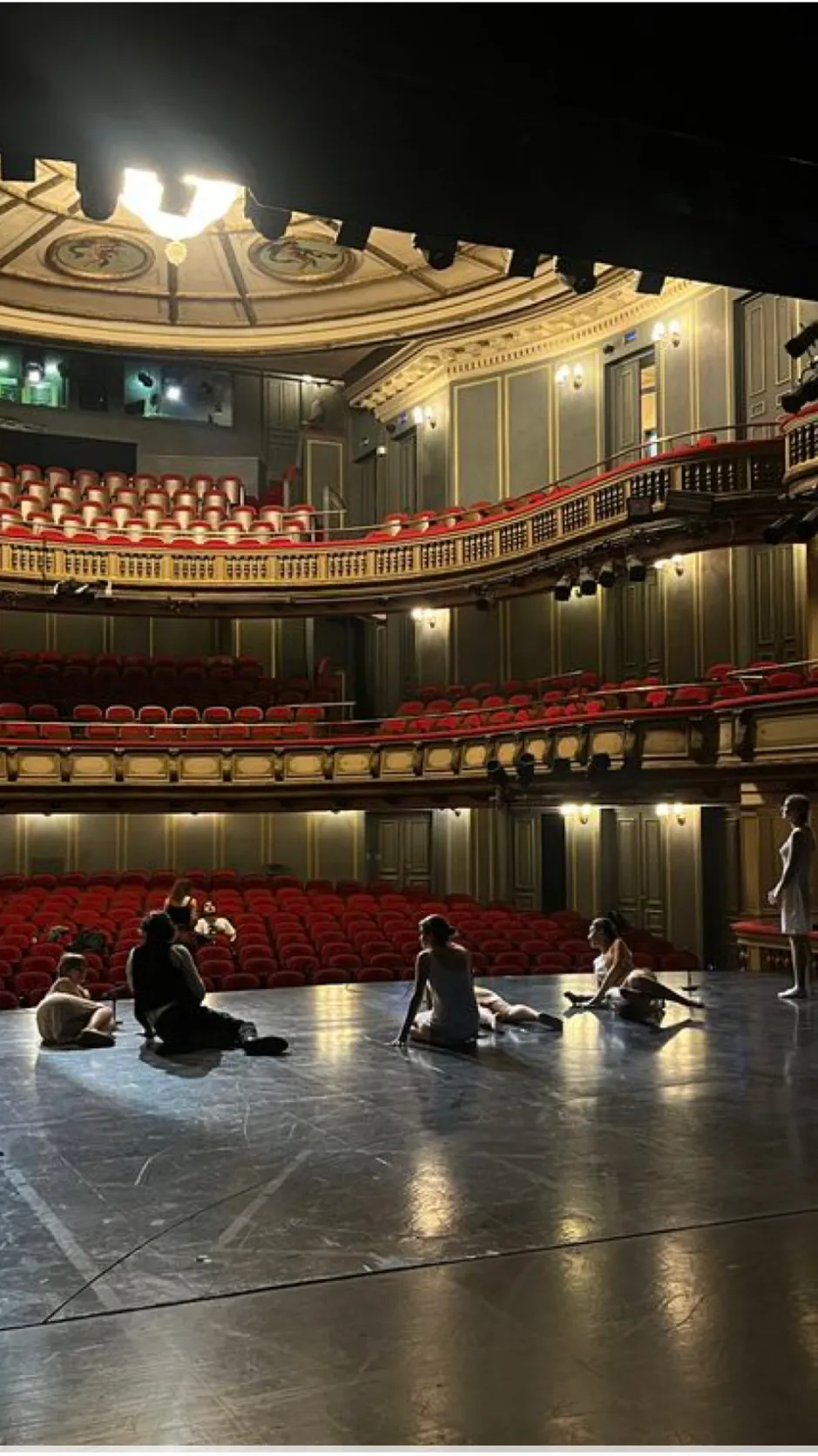 ai character: Pr3ttyPrincess but background