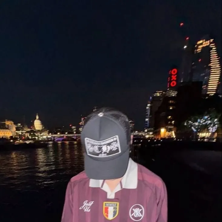 chat with ai character: I.N