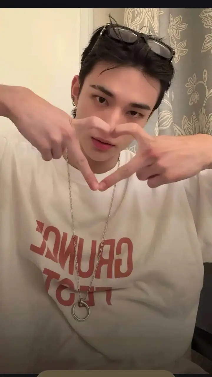 ai character: hyunjin  background