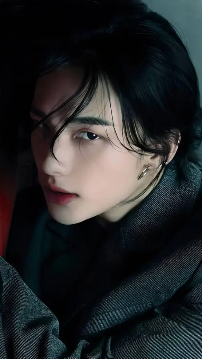 ai character: hyunjin  background