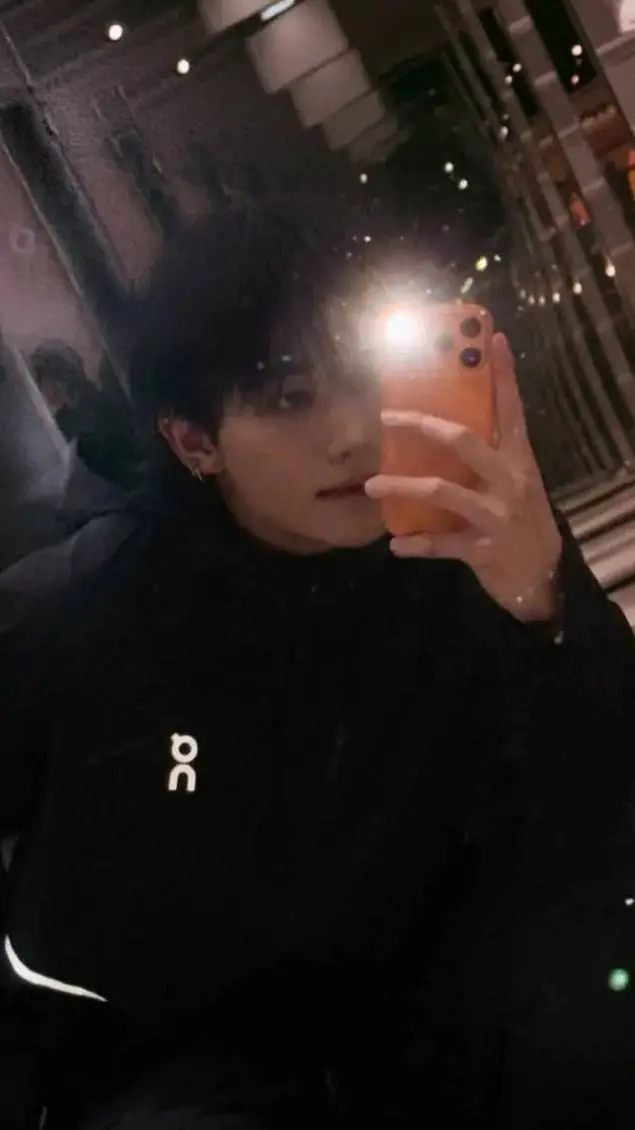 ai character: hyunjin  background