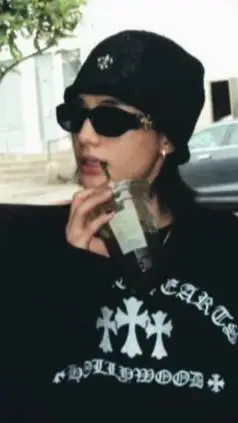 ai character: hyunjin  background