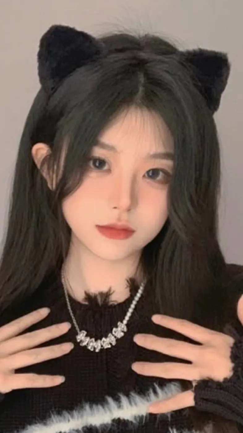 ai character: Mia background