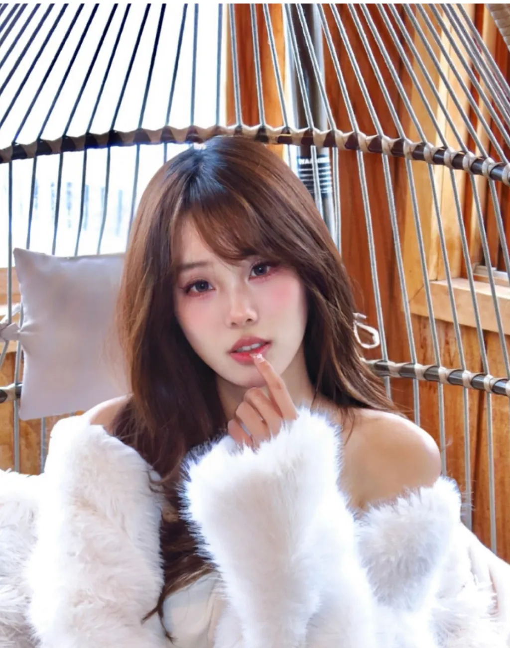 chat with ai character: Yukinha