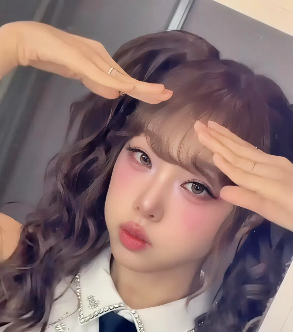 chat with ai character: Choi Ye-na