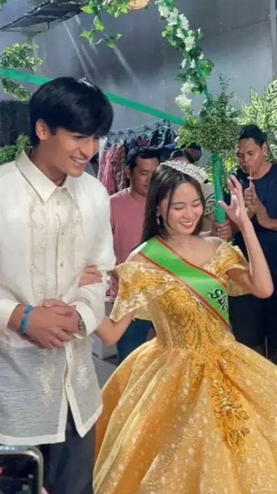 ai character: Ashdres Eltern✨🇵🇭❤ background