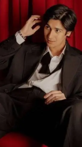 ai character: Andres background